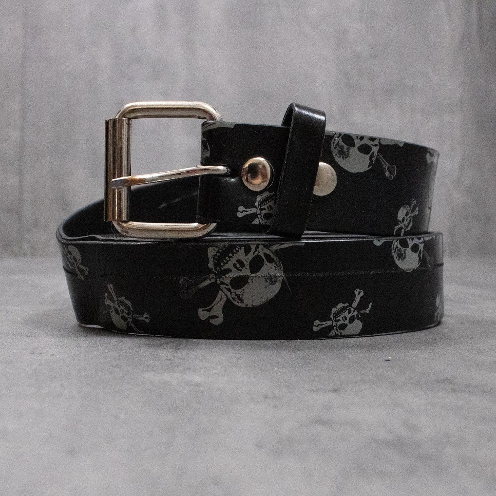 Y2K 2000's 00's Hot topic Skull Allo Over Print Black Faux Leather Belt